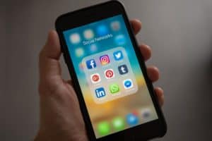 social media apps facebook instagram twitter linkedin